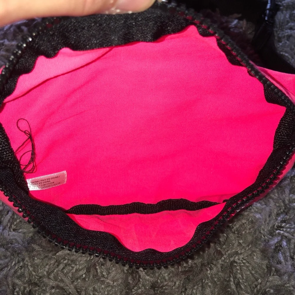 Victoria’s Secret PINK Fanny Pack - Picture 6 of 7